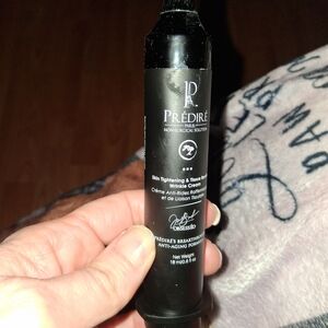 Black Anti-Aging Wrinkle Cream